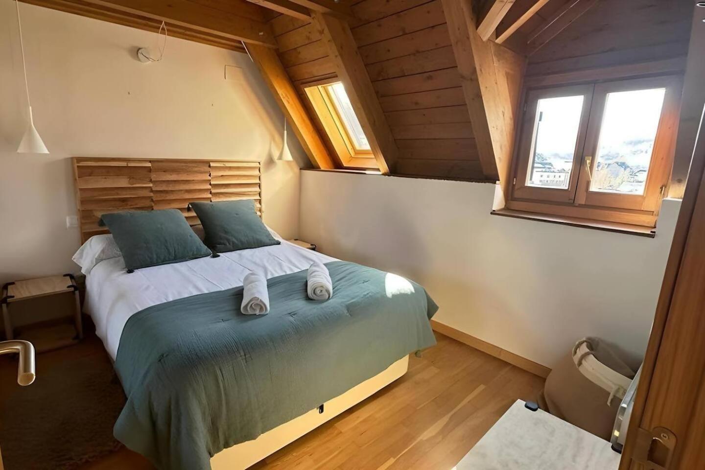 Caleydos Duplex Diseno Garaje Wifi Apartment Sallent de Gállego Екстериор снимка